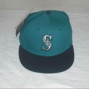 New Era Fitted Retro Seattle Mariners Hat. 7 5/8 Brand new W/O tags